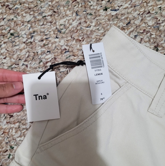 Aritzia TNA Lennox Shorts NWT - Picture 7 of 7